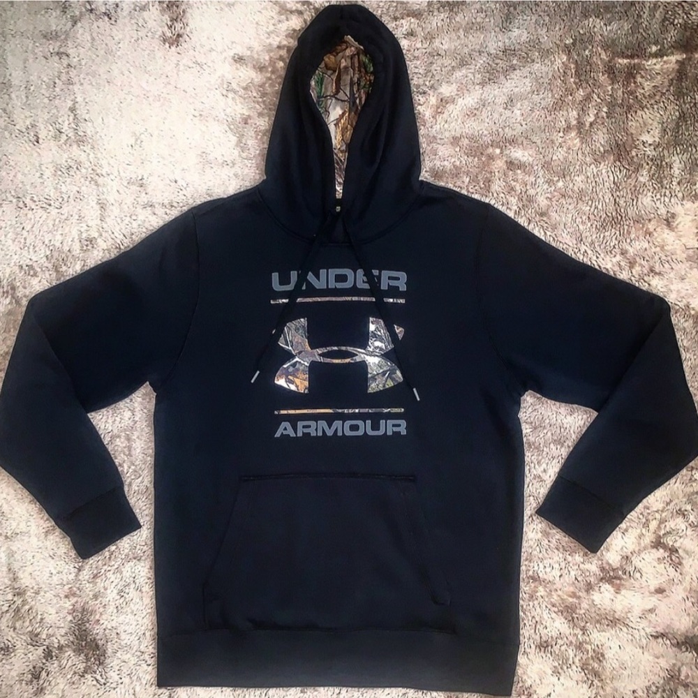 🆕 Under Armour Black & Camo Hoodie🍃🍂